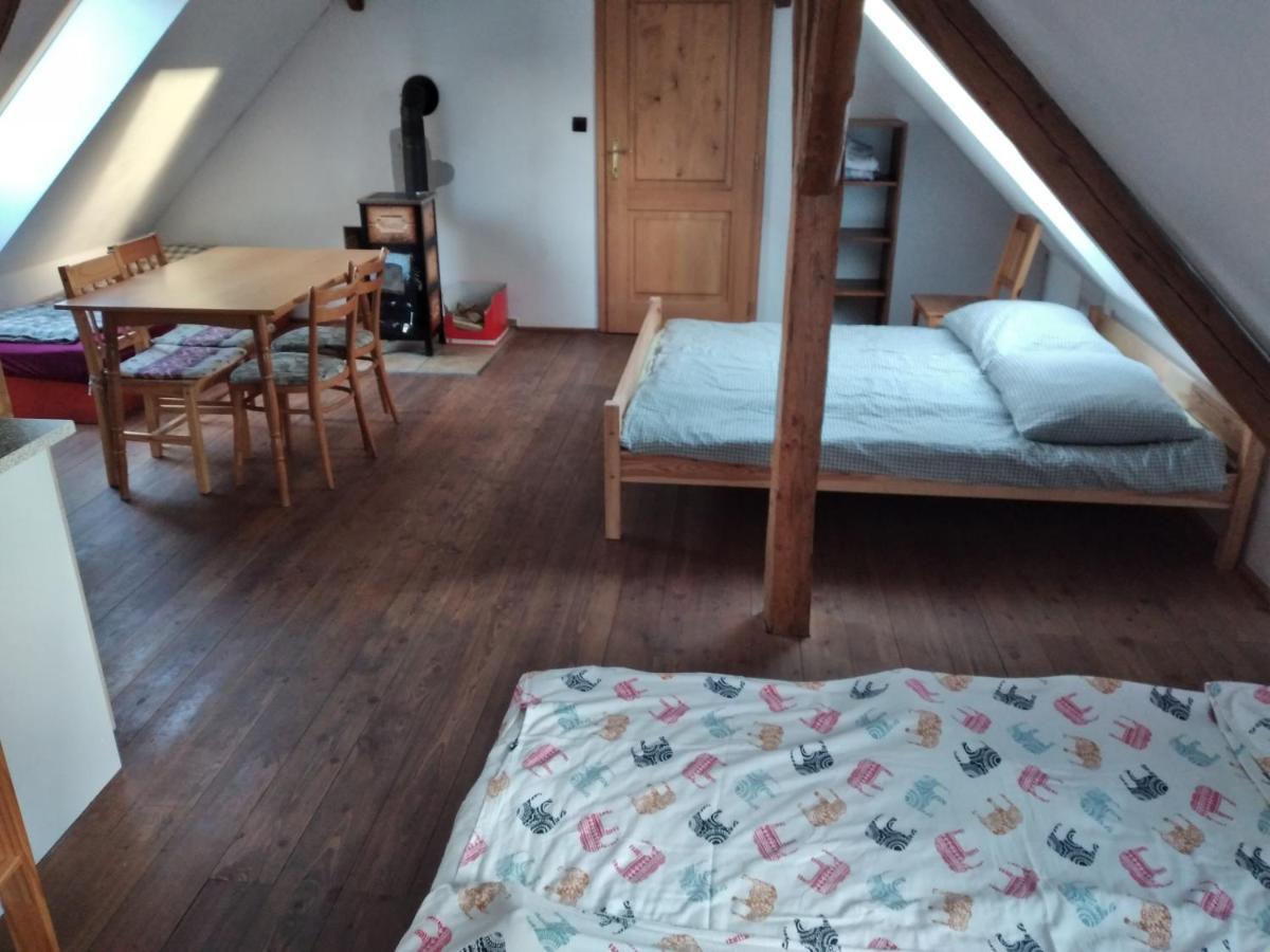 Kypruv Mlyn Villa Knínice Eksteriør billede